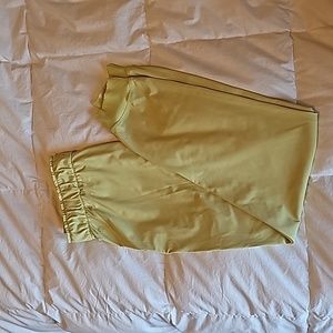Lululemon Stretch High-Rise Jogger Full Length Size 8, yellow